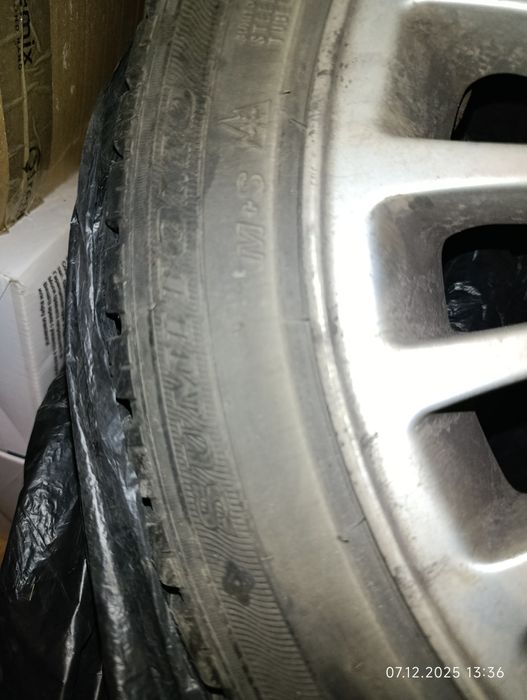 Зимни гуми Sumitomo с джанти bmw, 225/45/17, dot 20 г.