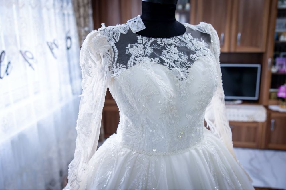 Vand rochie de mireasa stil printesa