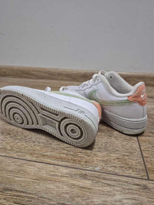 Nike Air Force 1, 150 ron, zona Coresi, Brasov