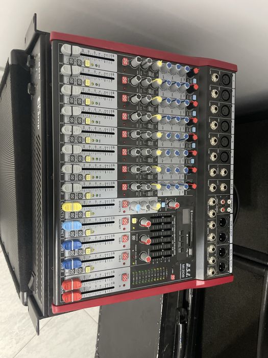 Vând Bass Amplificator , mixer