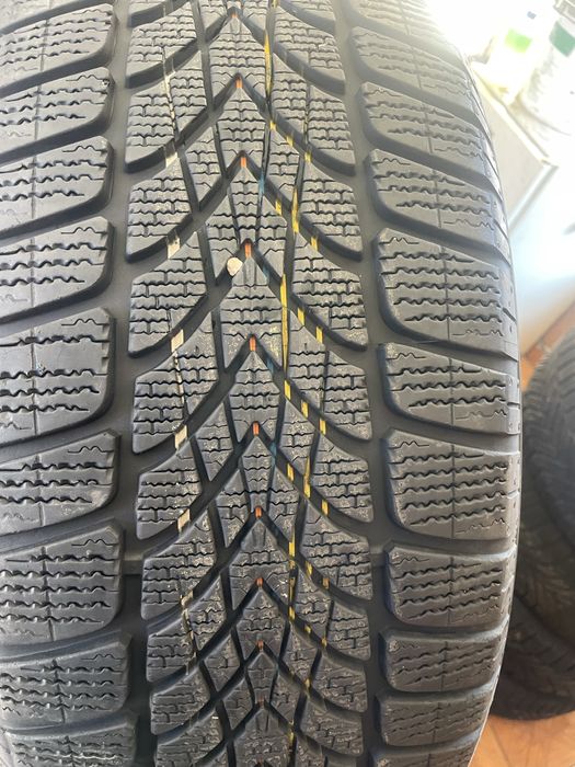 235 55 19 Dunlop