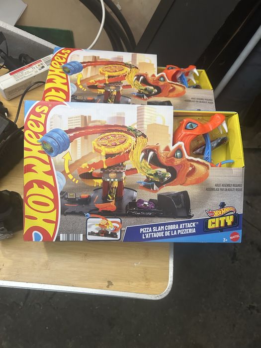 Hot wheels pizza slam cobra
