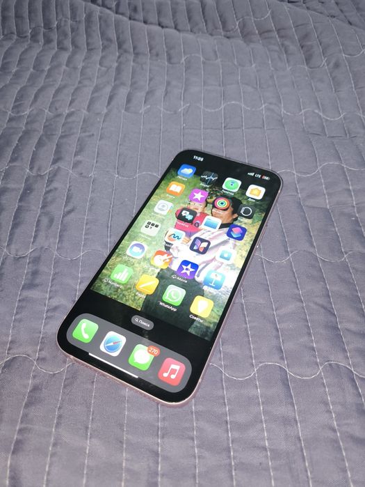 Продам айфон 15 плюс 256гб