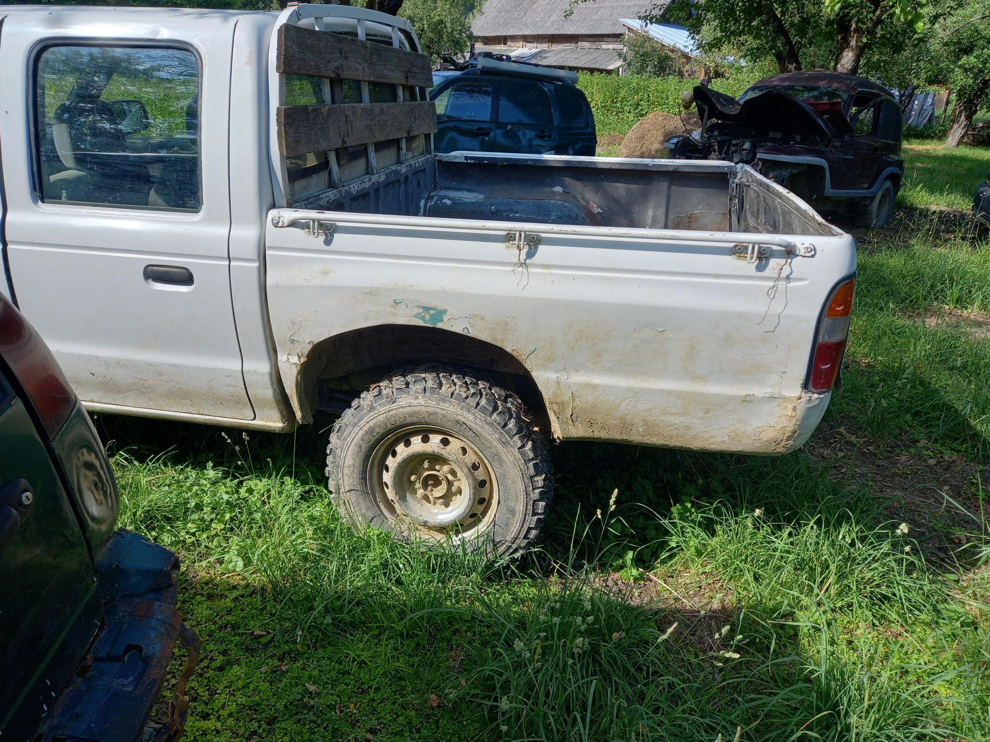 Mazda b 2500 volan stânga, 2,5 piese