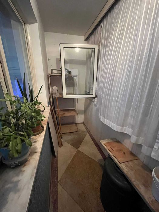 Apartament de 3 camere, decomandat, zona Tatarasi