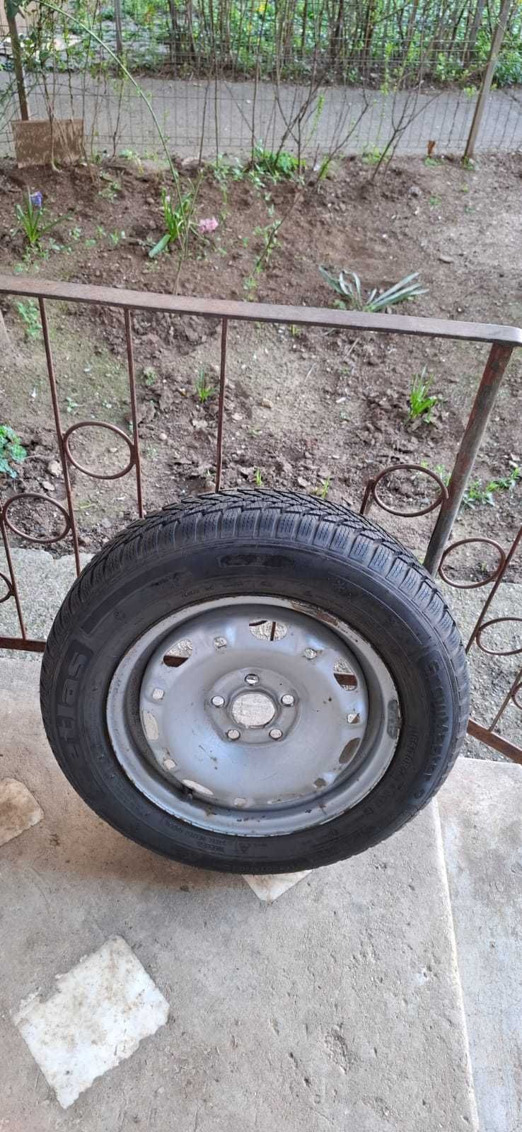 Vănd 4 roti cu jenti de iarna SnowMaster 2(folosite o iarna) 165/70R14