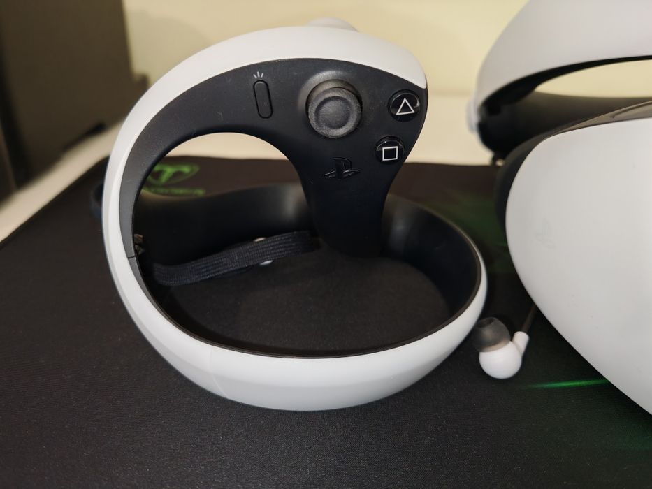 Sony PlayStation VR2  в гаранция Шлем в идеално състояние