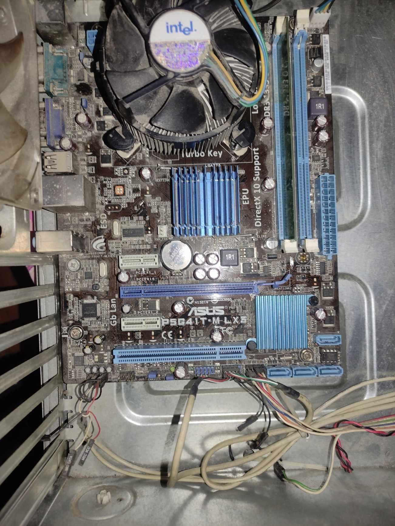 продавам дъно Asrock H61m и процесор