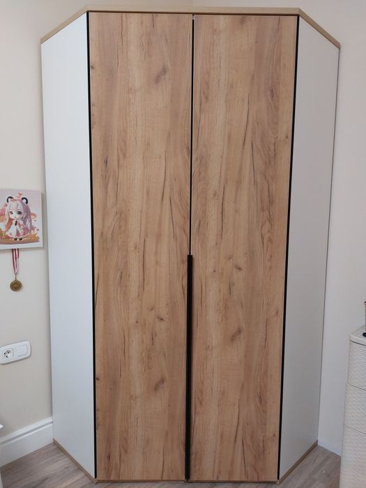 Угловой шкаф российской фирмы "Любимый дом"