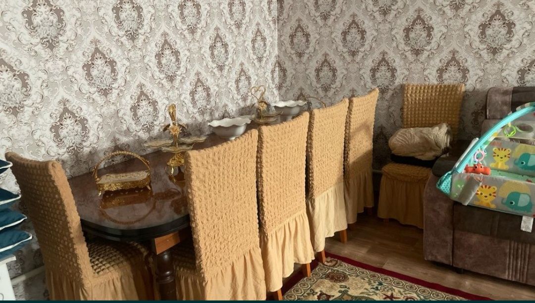 Продаётся столь со стульями