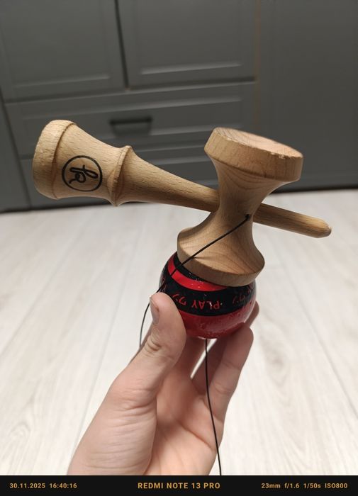 Kendama Europe play one sticky