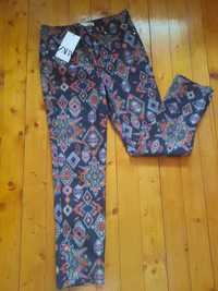 Pantaloni moderni Zara