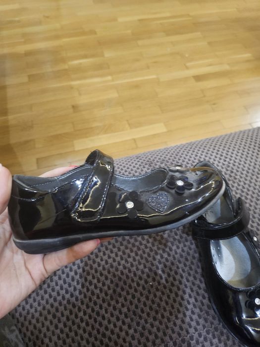 Детски черни обувки