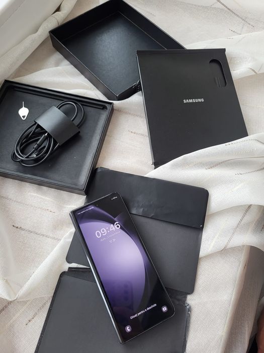 Samsung Galaxy Z Fold 5