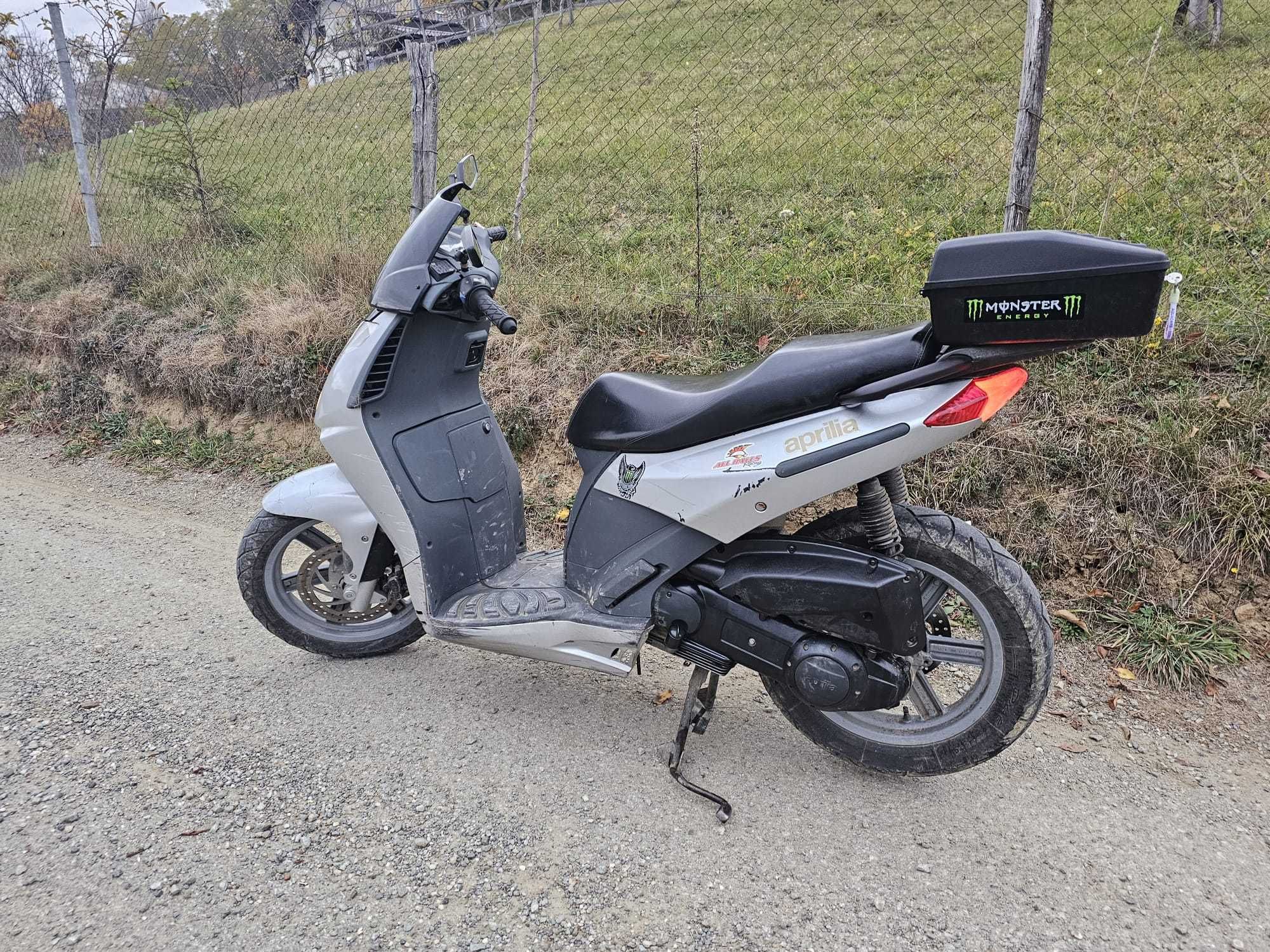 scuter aprilia 200cc