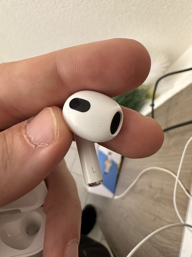 слушалки Airpods