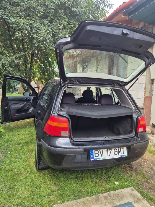 Vand golf 4  1.4 benzina