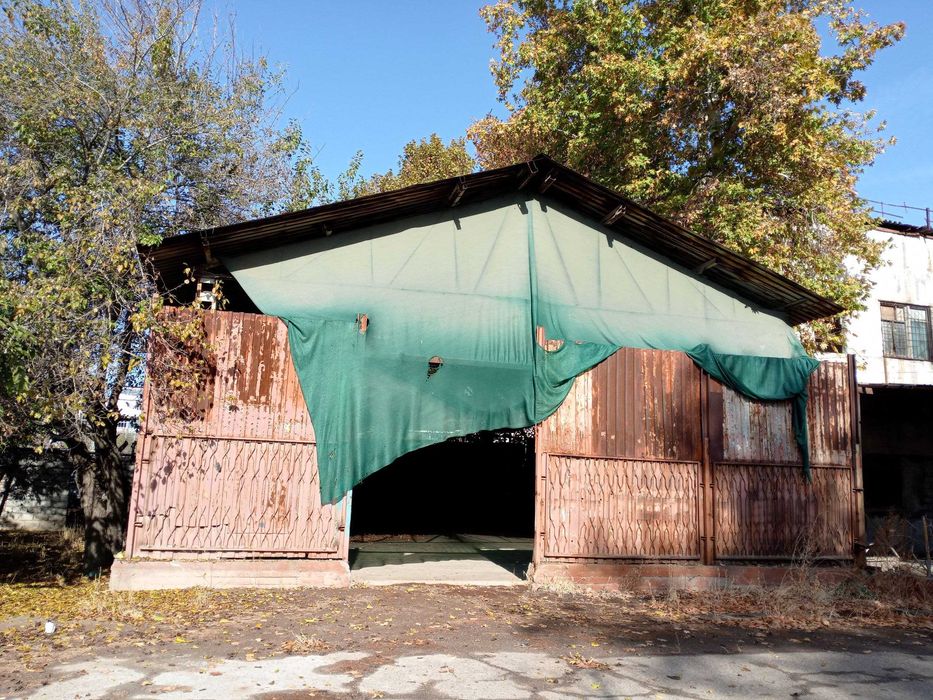 715kvm. 2qavatli Mirzo Ulug'bek tumani Yugnakiy mahallasida joylashgan