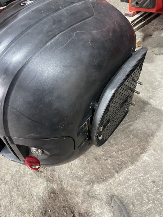 Маска с фар и куфар за мотор