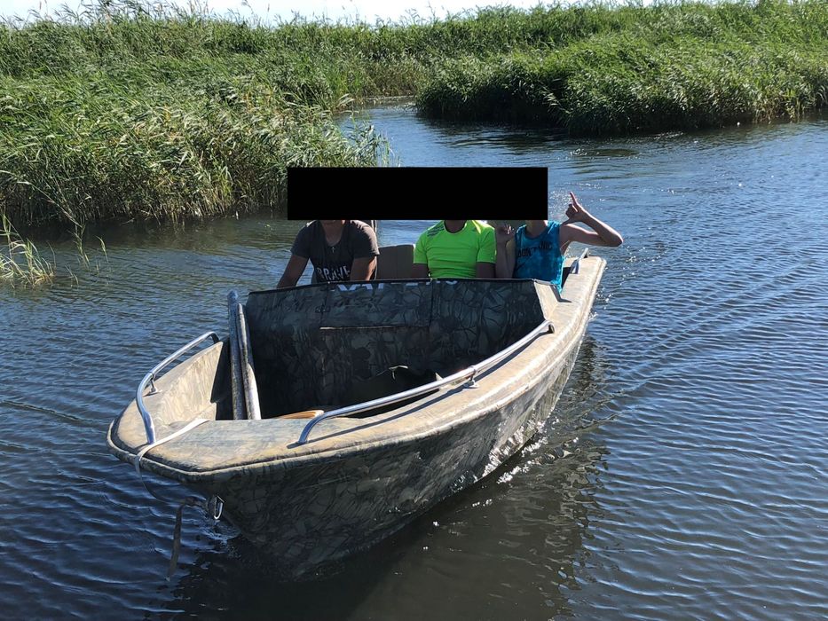 Моторная лодка морского исполнения с двигателем Tohatsu MD 50