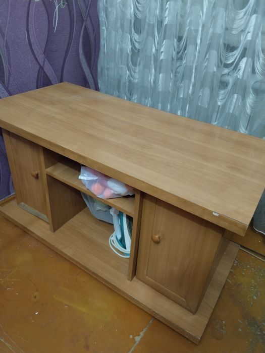 Продам Тумбочку для телевизора
