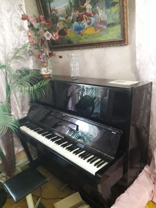 Продаётся пианино