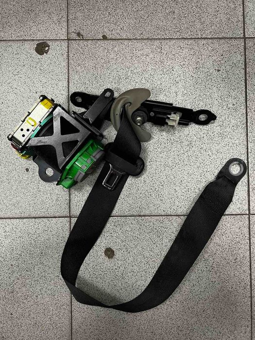 Колан преден десен TOYOTA AURIS E150 2006/-2012