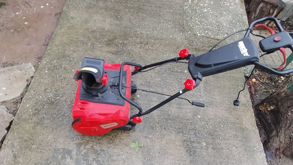 Freza de zăpadă electrica