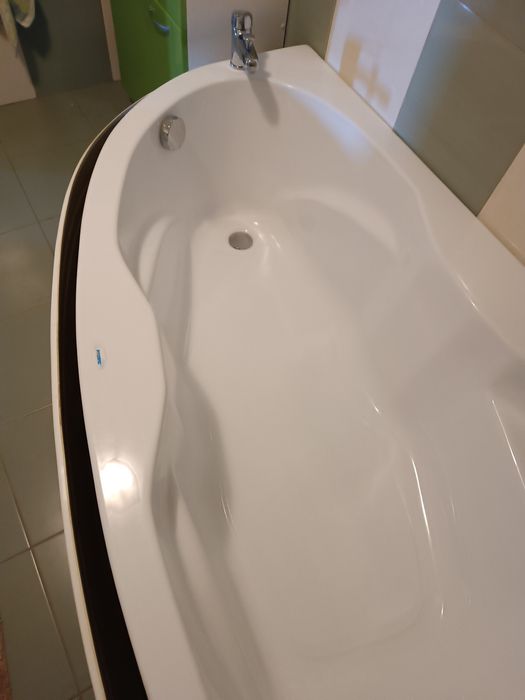 Vând cadă de baie