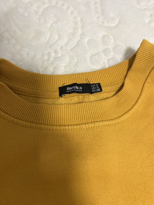 Pulover bershka marimea M culoare galben