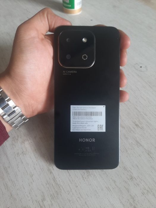 Xonor x6b holati zor 256gb pamyat karobka dokumenti bor yaqinda olinga