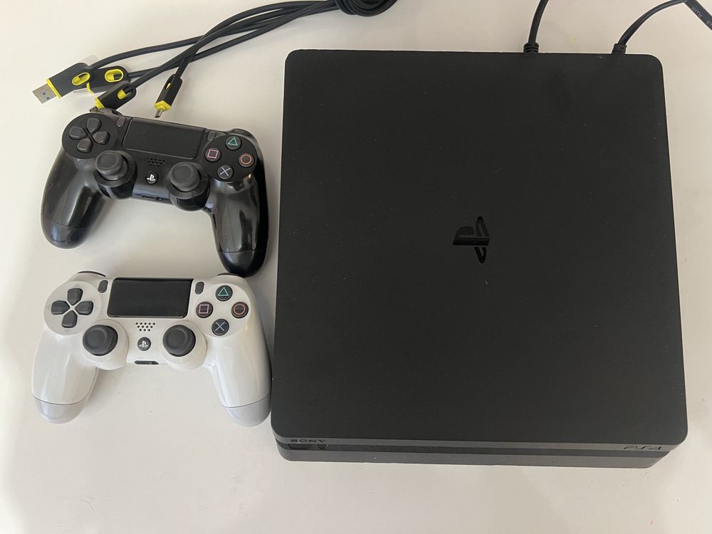 Продам Сони Playstation 4 Slim/ПС4 на 1 Тб