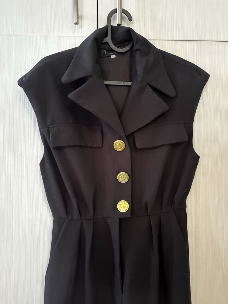 Официална рокля с етикет и гащеризон Guess, Balmain
