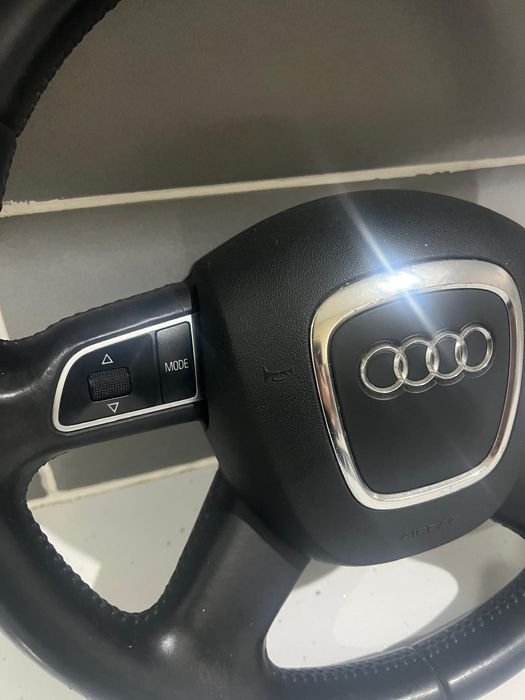 Volan audi A4 B8 într-o stare foarte buna