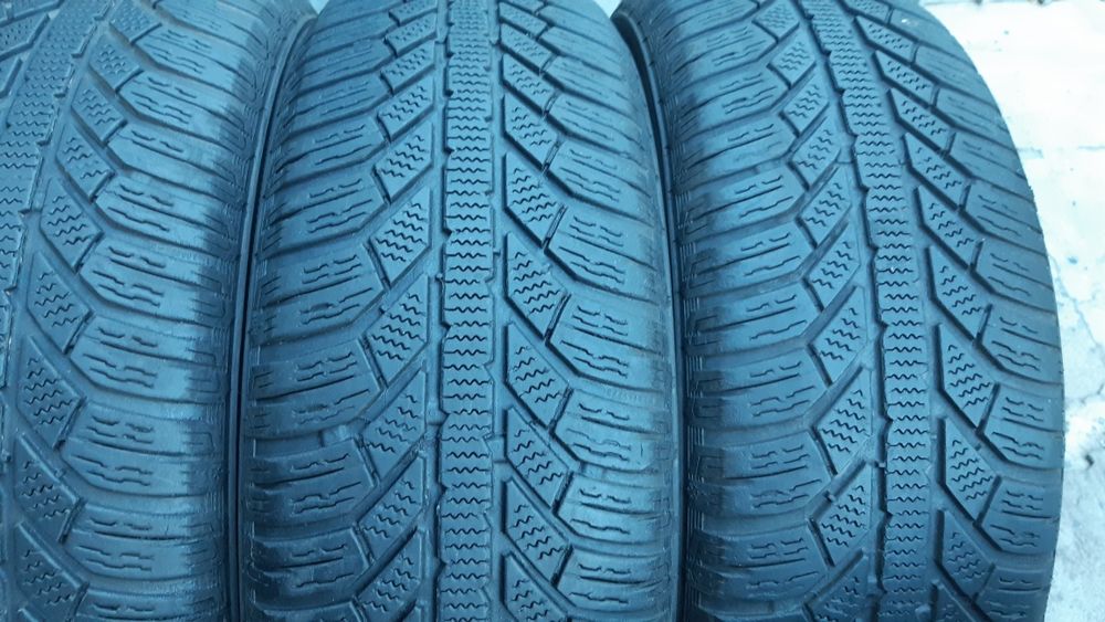 4 anvelope 195/65r15 marca Semperit preț fix 120 lei bucata