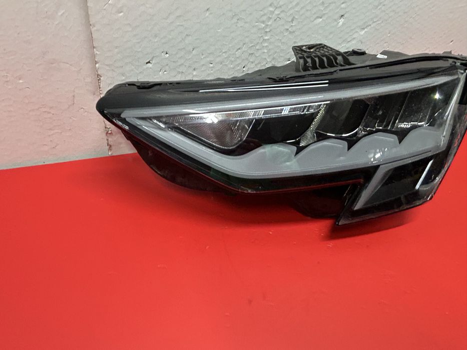 Far Audi A3 8Y0 full led 2020-2024 stanga