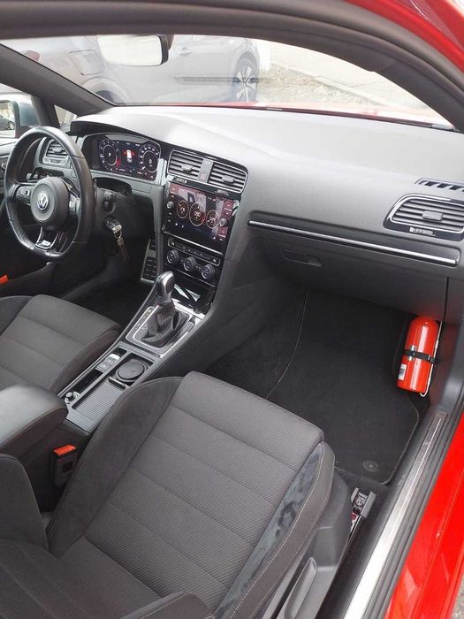 ACCEPT SI VARIANTE!!!Se vinde masina personala Volkswagen Golf 7.5R