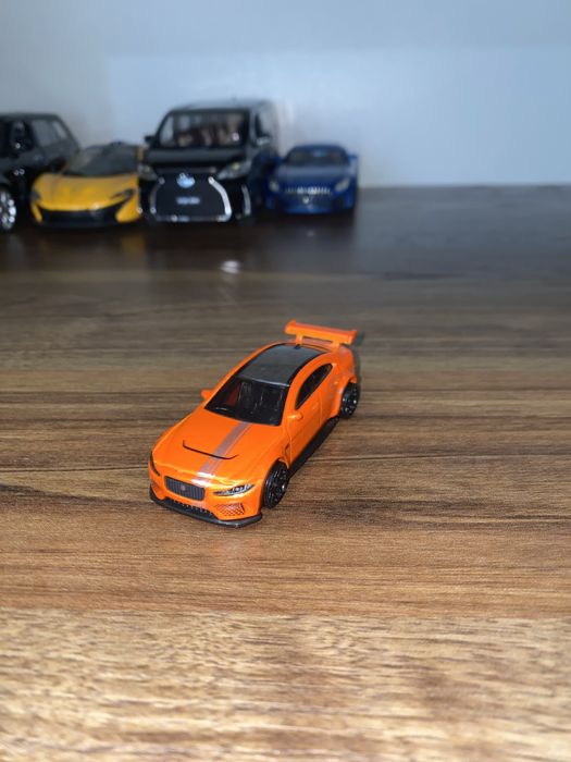 Машинки колекционные