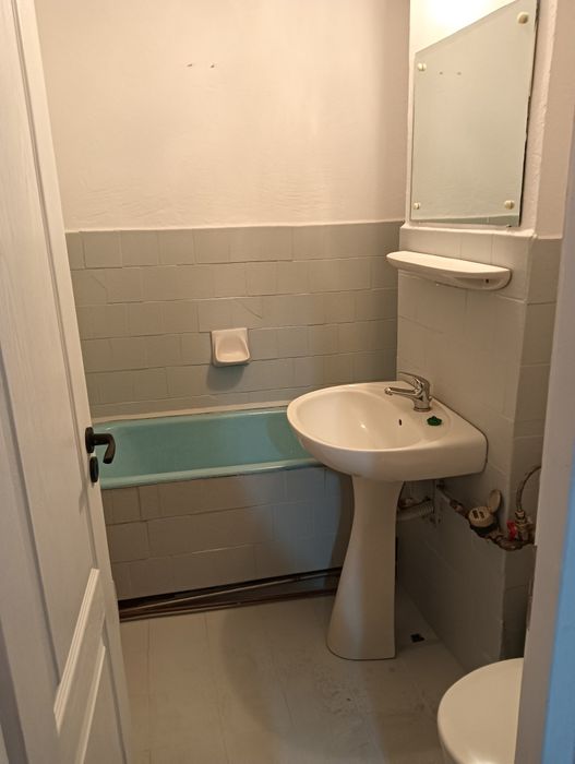 Închiriez apartament 2 camere decomandat in Stefan cel Mare 26o euro