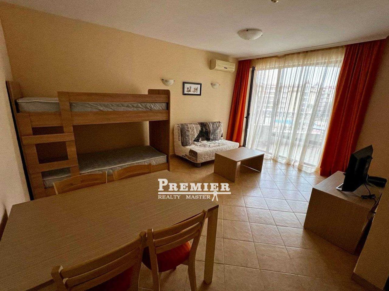 Продава се Двустаен апартамент в к.к. Слънчев бряг - 65 кв.м за 1154 €/кв.м - Снимка #1