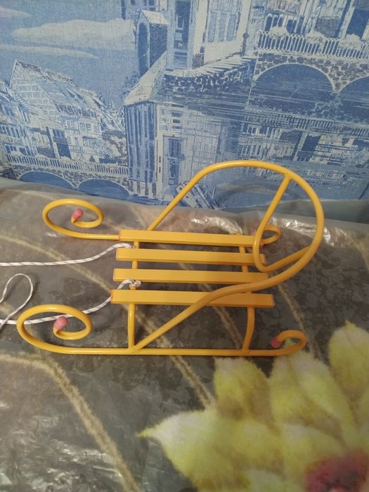 Санки игрушечные,б/у в отличном состоянии