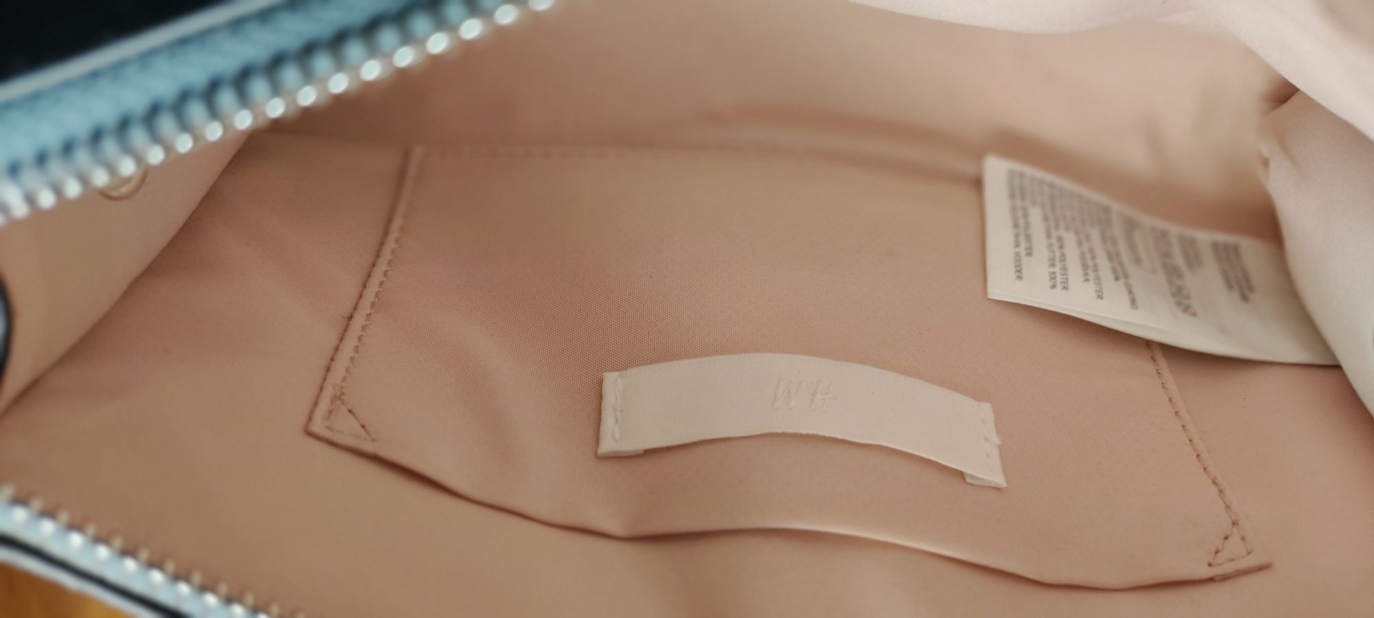 Продавам дамска чантичка H&M