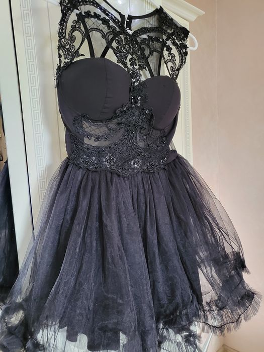 Vând rochii de ocazie