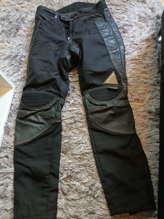 Pantaloni piele moto