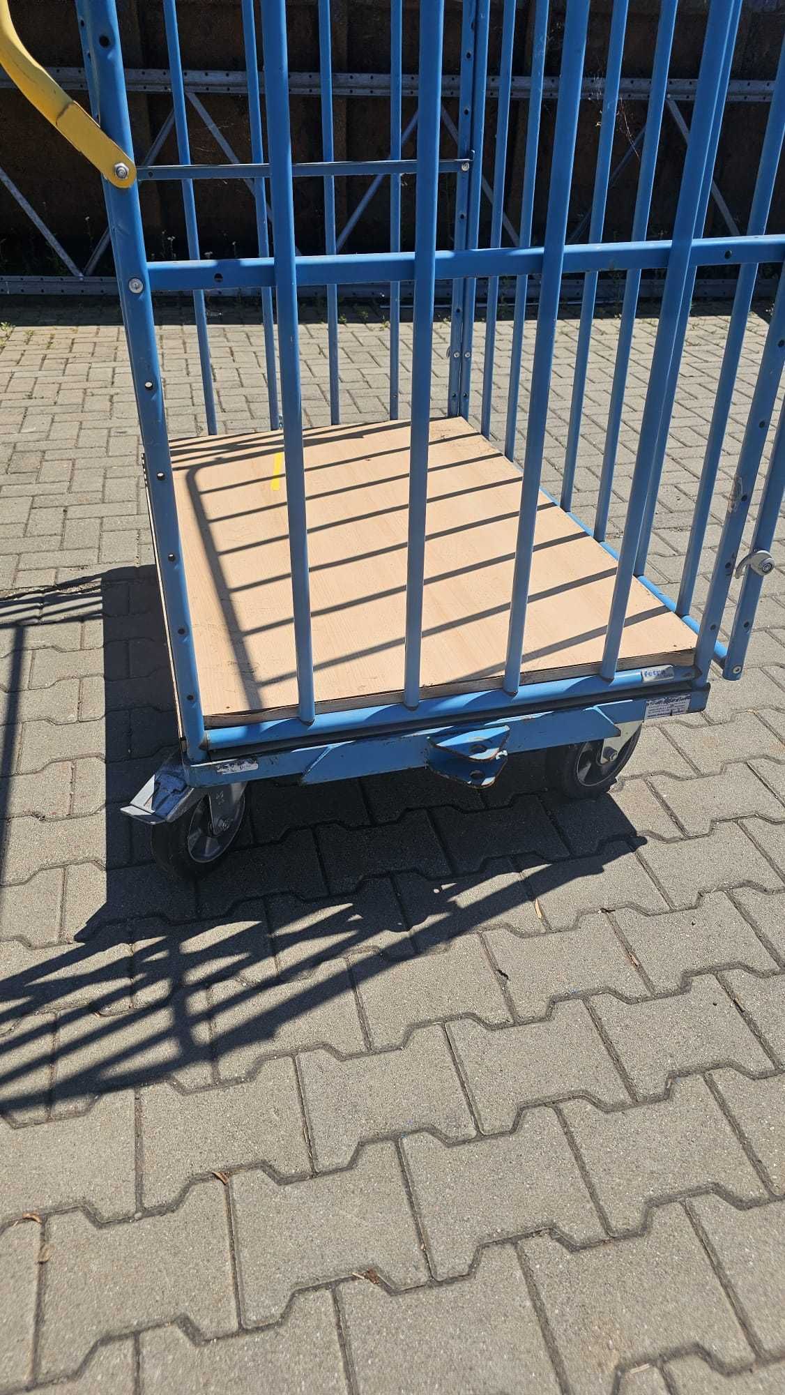 Cărucior transport marfa