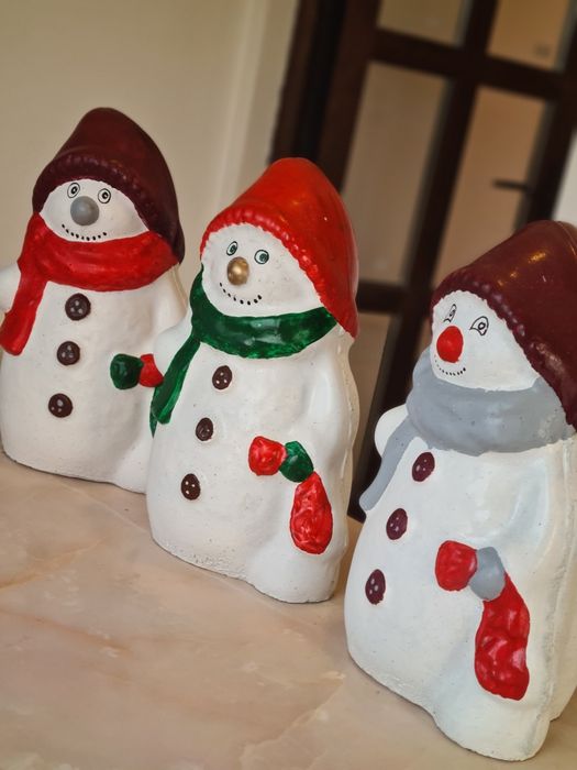 Figurine Mos Crăciun si om de zăpadă din ciment