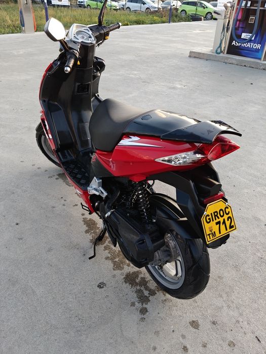 Vând Scuter Peugeot SpeedFight 3 4T 49cc