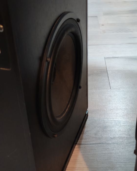 Boxe Vker, în stare bună