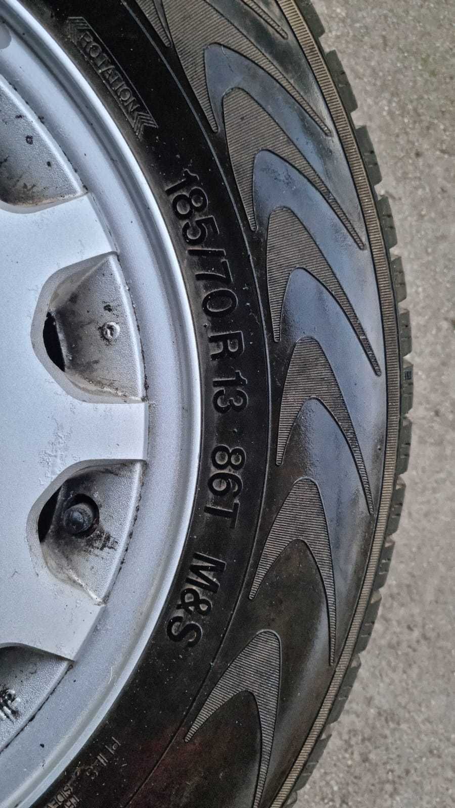 4 x Jante Originale Toyota cu cauciucuri de iarna Vredestein 185/70R13