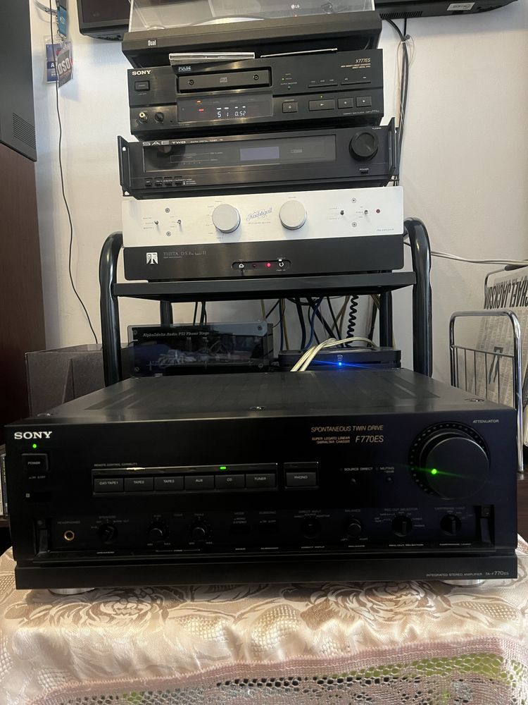Linie audio Sony Ta-F770ES,ST-S-590ES (CD-ul vandut)